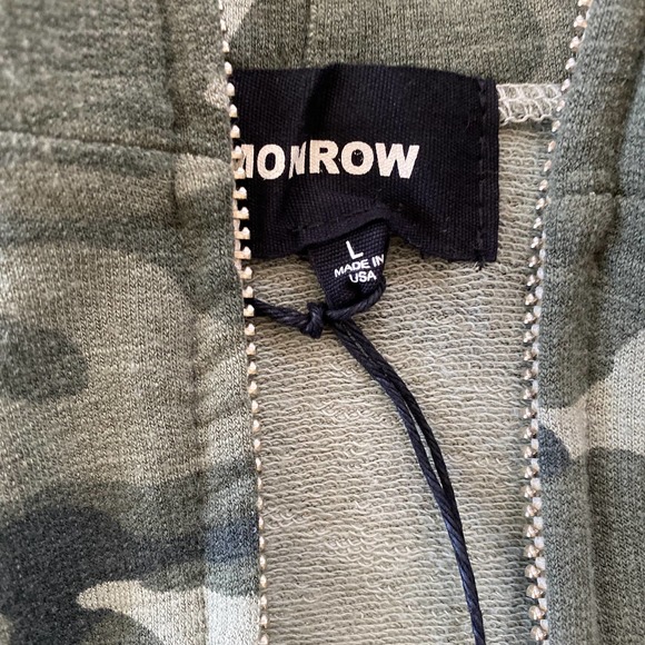 Monrow Women's Cropped Camo Jacket - Large - Picture 2 of 4
